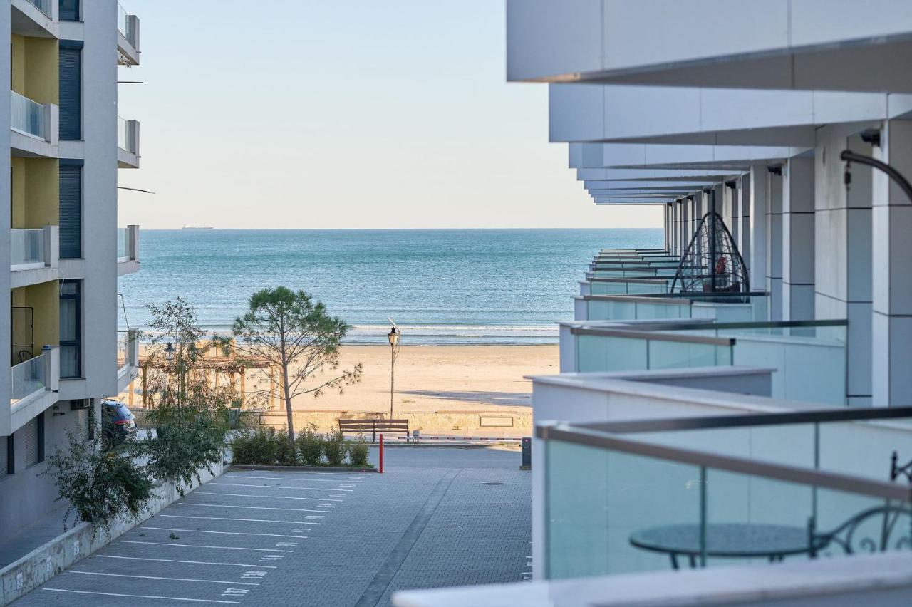 Mg Brothers Apartment In Infinity Beach Resort Mamaia Exterior photo